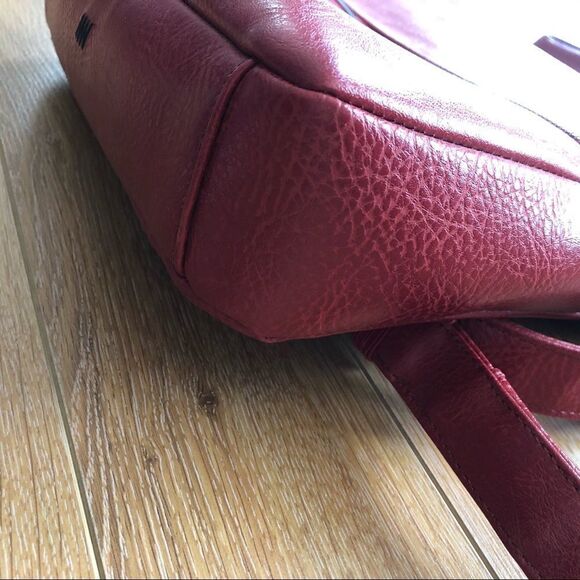 NWOT-MATT & Nat Red Pebble Crossbody Messenger - Picture 15 of 16